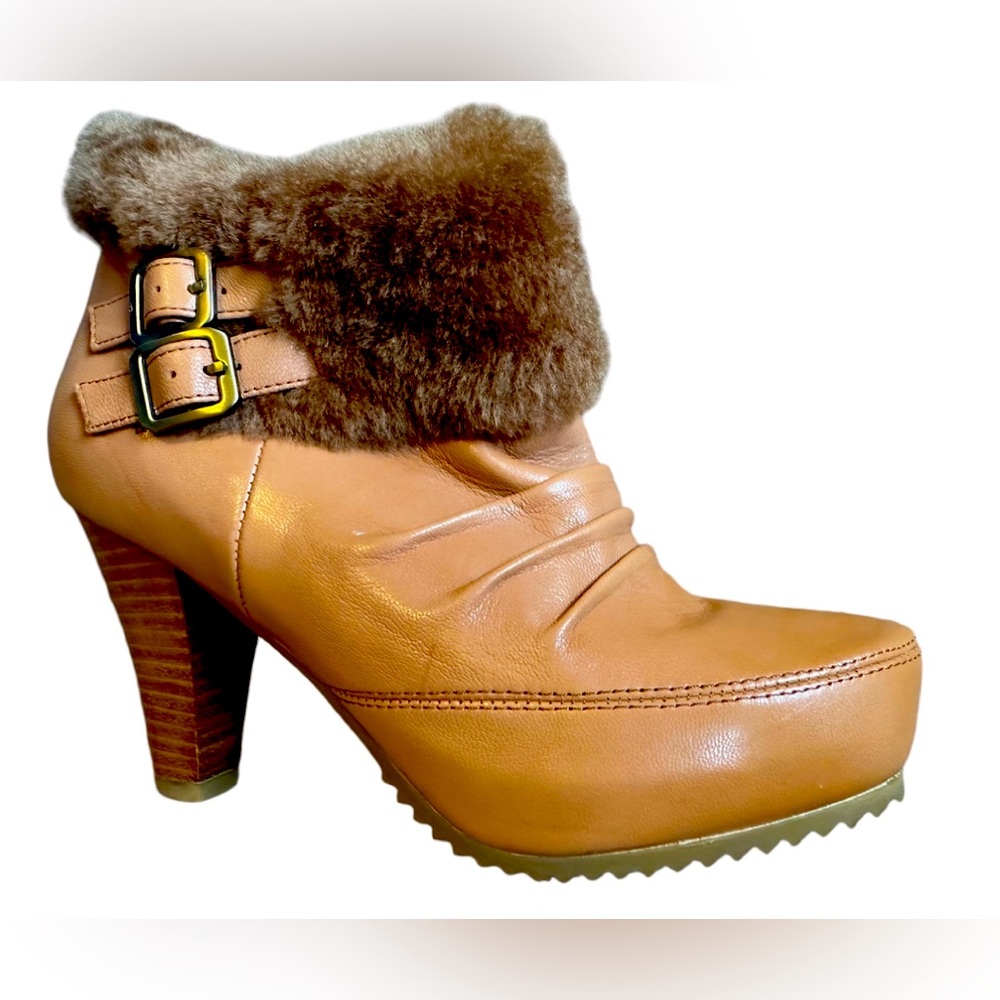 New Eblan leather platform ankle boots with faux fur tan colour size 6.5